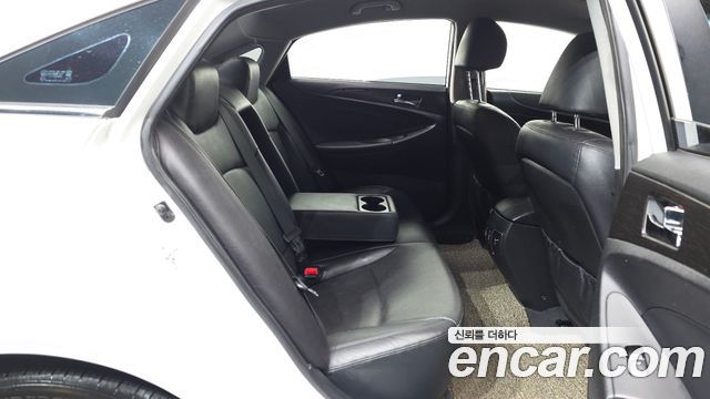 Hyundai Sonata 2013 — photo 18