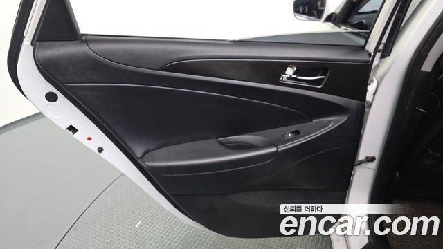 Hyundai Sonata 2013 — photo 15