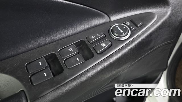Hyundai Sonata 2013 — photo 28