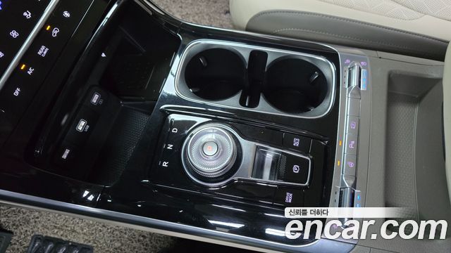 Kia Canival 2023 — photo 12