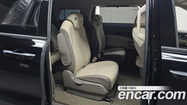 Kia Canival 2023 — photo 17