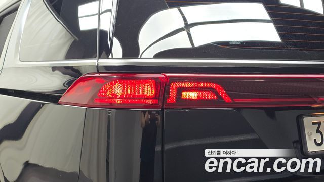 Kia Canival 2023 — photo 9