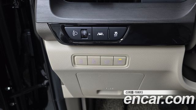 Kia Canival 2023 — photo 28
