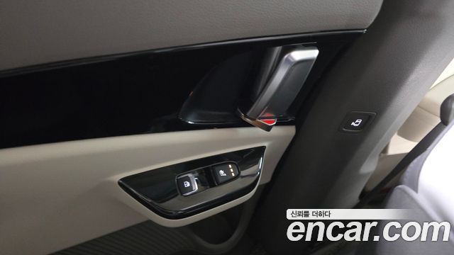 Kia Canival 2023 — photo 30