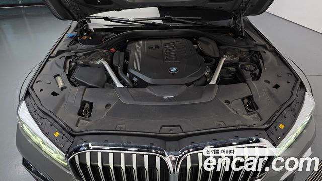 BMW 7-Series 2021 — photo 6