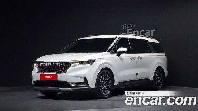 Kia Canival 2023 — photo 1