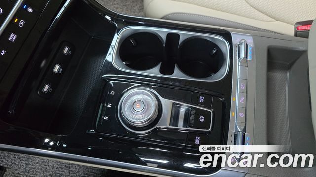 Kia Canival 2023 — photo 12