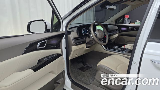 Kia Canival 2023 — photo 13
