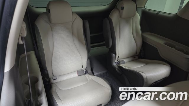 Kia Canival 2023 — photo 18
