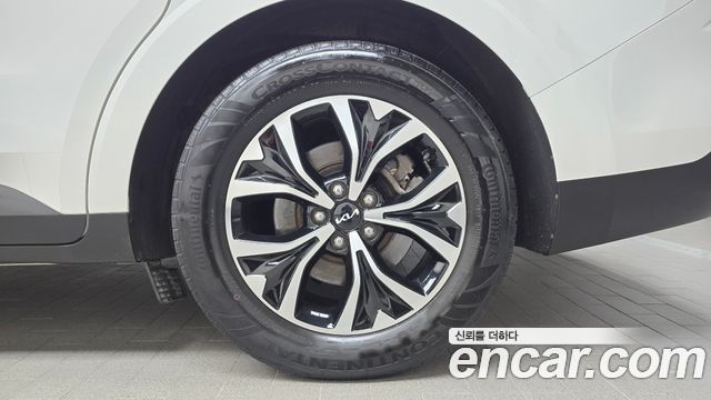 Kia Canival 2023 — photo 7