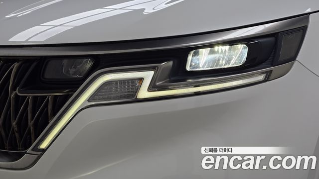 Kia Canival 2023 — photo 8