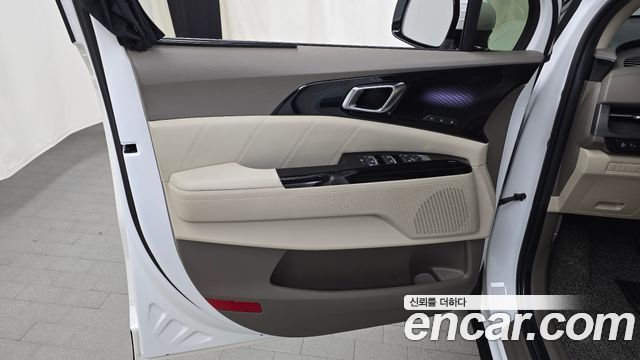 Kia Canival 2023 — photo 14