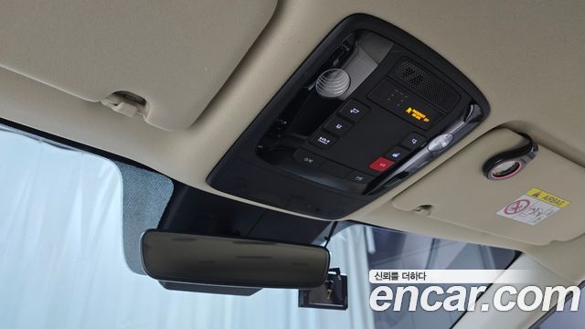 Kia Canival 2023 — photo 28