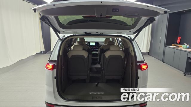 Kia Canival 2023 — photo 31