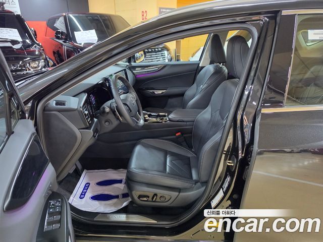 Lexus NX 2025 — photo 9