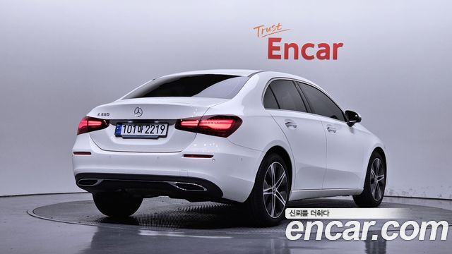 Mercedes-Benz A-Class 2025 — photo 2