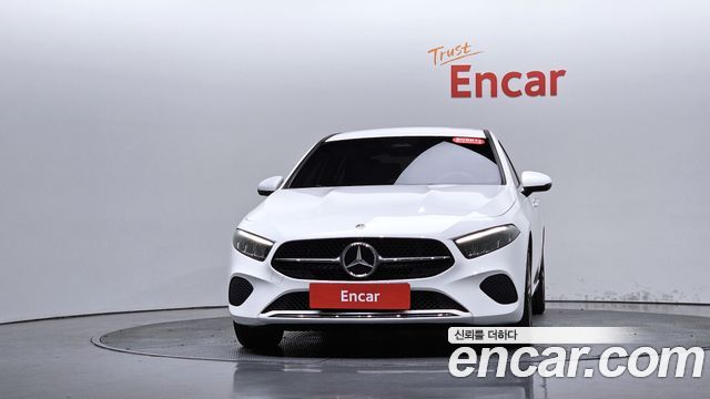 Mercedes-Benz A-Class 2025 — photo 3