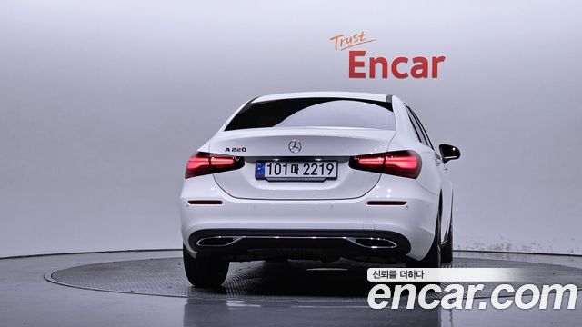Mercedes-Benz A-Class 2025 — photo 4
