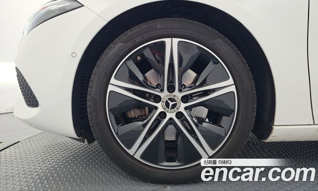 Mercedes-Benz A-Class 2025 — photo 5