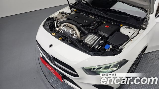 Mercedes-Benz A-Class 2025 — photo 6