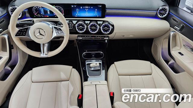 Mercedes-Benz A-Class 2025 — photo 10