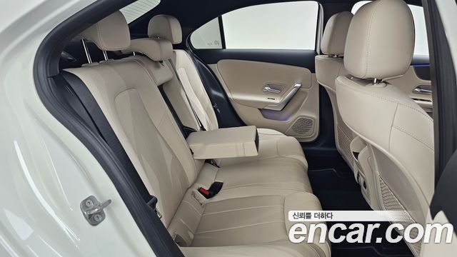 Mercedes-Benz A-Class 2025 — photo 17