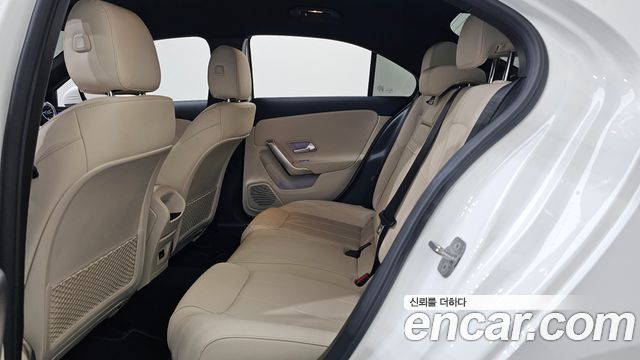 Mercedes-Benz A-Class 2025 — photo 18
