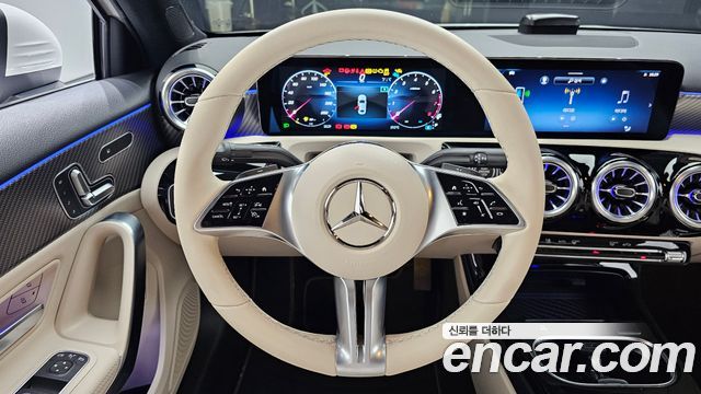 Mercedes-Benz A-Class 2025 — photo 19