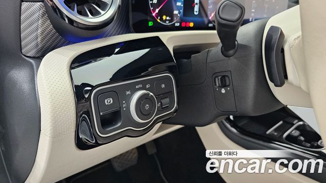 Mercedes-Benz A-Class 2025 — photo 22