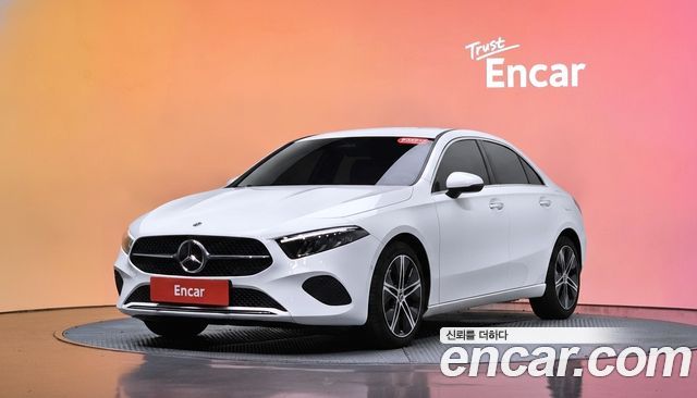 Mercedes-Benz A-Class 2025 — photo 1