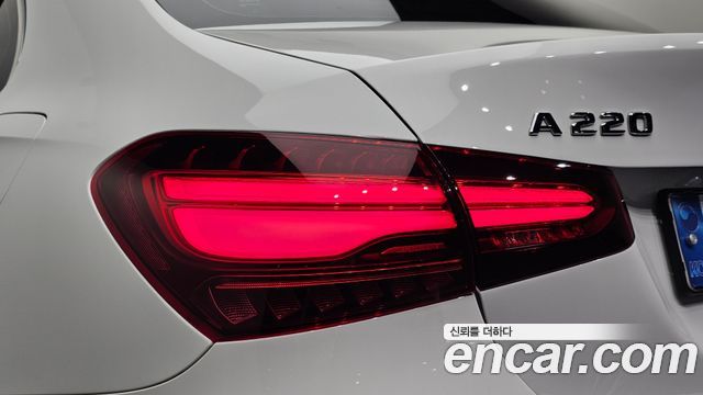 Mercedes-Benz A-Class 2025 — photo 9