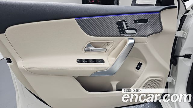 Mercedes-Benz A-Class 2025 — photo 14
