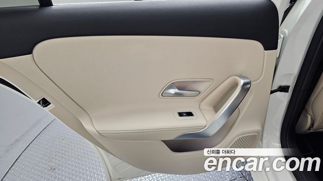 Mercedes-Benz A-Class 2025 — photo 15
