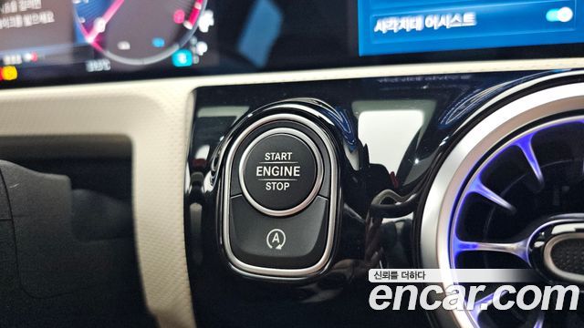 Mercedes-Benz A-Class 2025 — photo 28