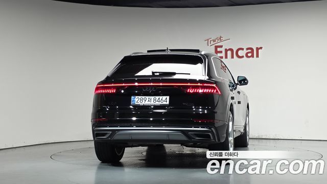 Audi Q8 2023 — photo 4