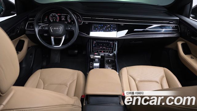 Audi Q8 2023 — photo 10