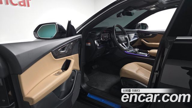Audi Q8 2023 — photo 13