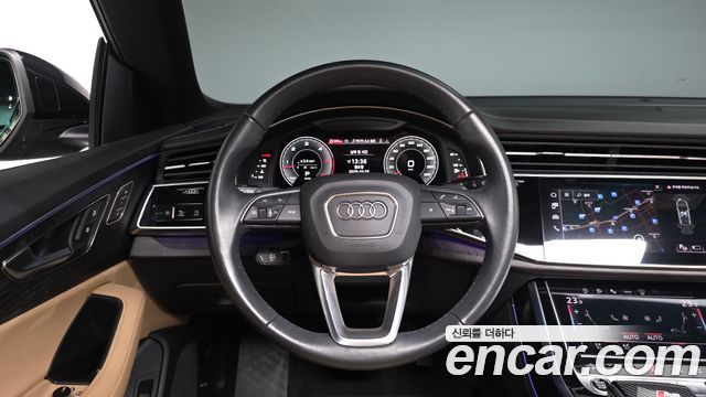 Audi Q8 2023 — photo 19