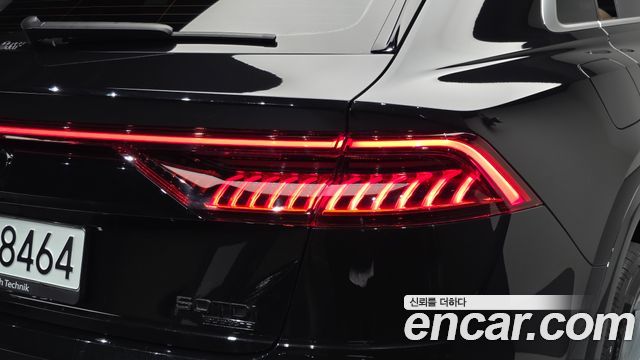 Audi Q8 2023 — photo 9