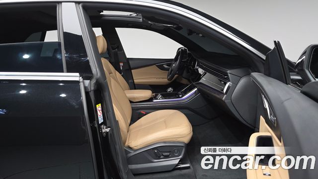 Audi Q8 2023 — photo 16