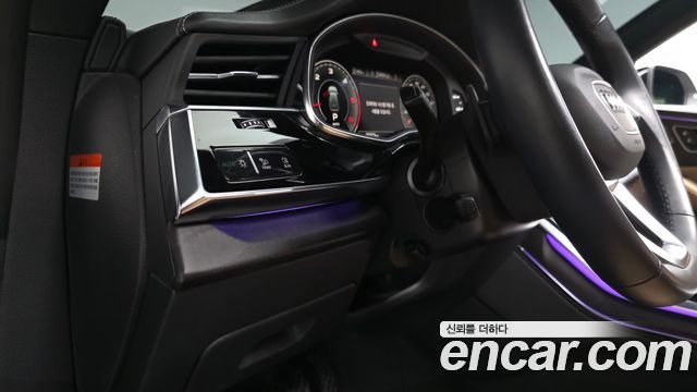Audi Q8 2023 — photo 30