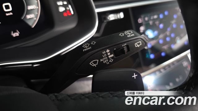 Audi Q8 2023 — photo 36