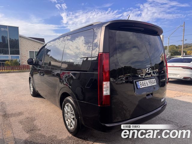 Hyundai Staria 2024 — photo 4