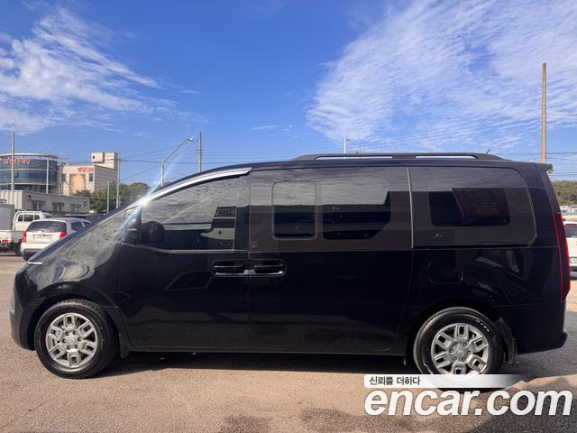 Hyundai Staria 2024 — photo 6