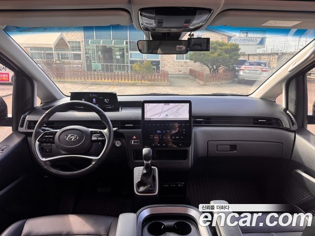Hyundai Staria 2024 — photo 8
