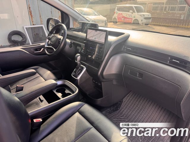 Hyundai Staria 2024 — photo 9