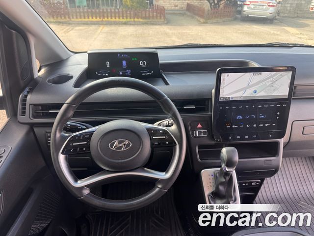 Hyundai Staria 2024 — photo 10