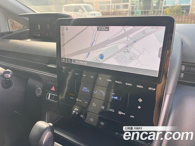 Hyundai Staria 2024 — photo 13