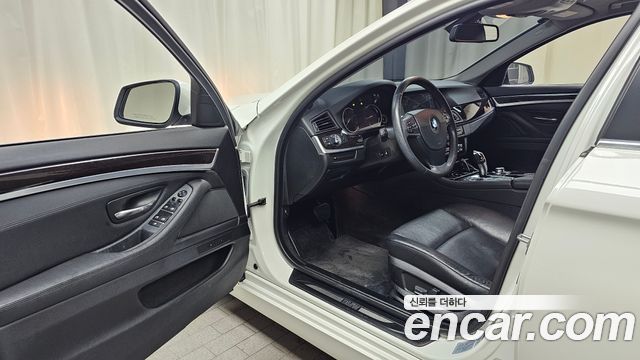 BMW 5-Series 2013 — photo 13