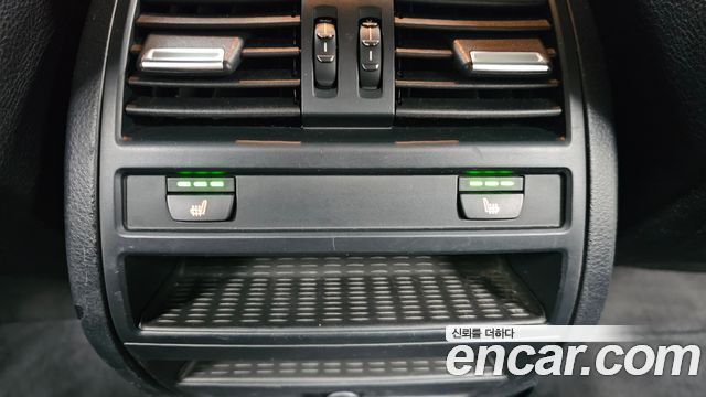 BMW 5-Series 2013 — photo 18